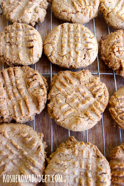 3 Ingredient Peanut Butter Cookies (#GrainFree & #GlutenFree)